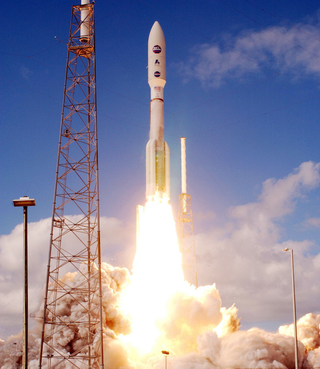 Illustration for article titled IT'S ALIVE!!! New Horizons Phones Home After Pluto Flyby